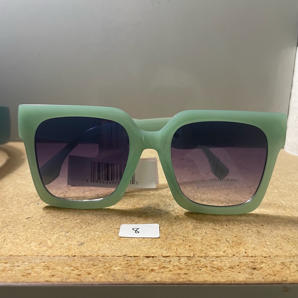 Green square sunglasses unisex